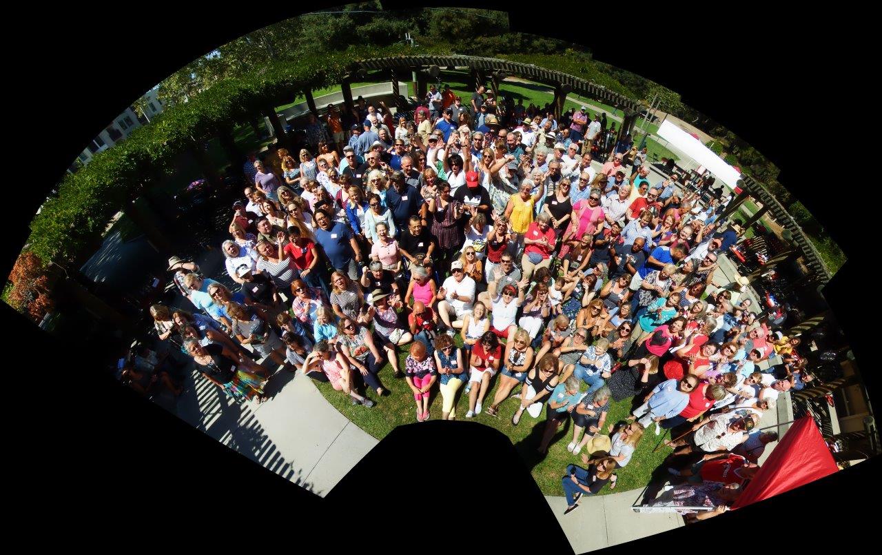 Photo of all picnic attendees from all classes